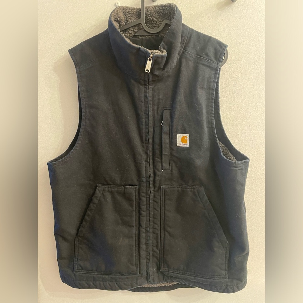 Black Carhartt vest